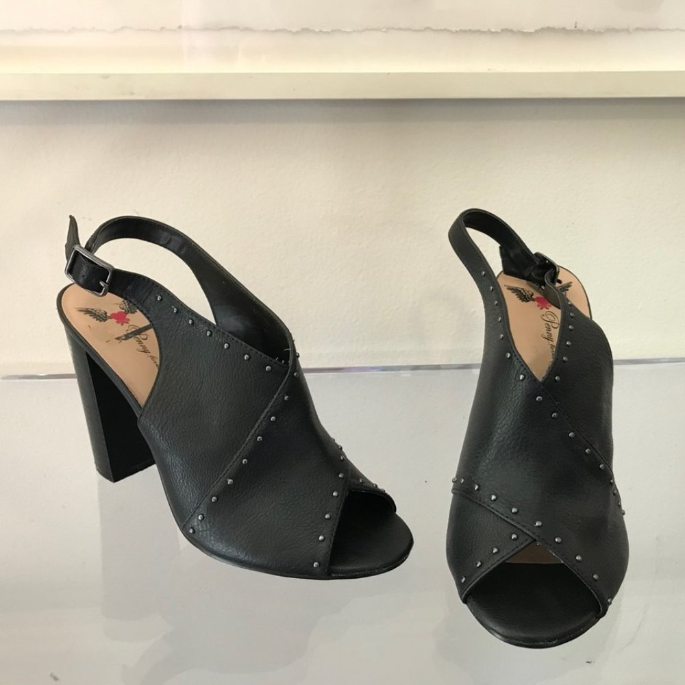 Penny Loves Kenny black leather open toe heels